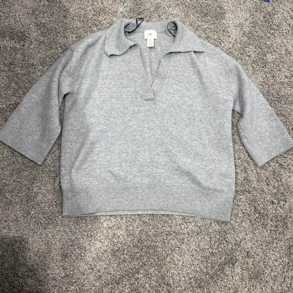 H&M grey cropped sweater Size S